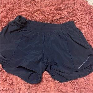 Lululemon 4in HOTTY hot